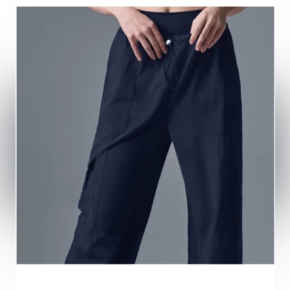 Alo Yoga Megastar Navy cargo pants - Picture 2 of 6